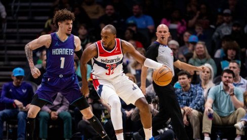 ХАОС У САОБРАЋАЈУ: НБА звезда остала без точка на скупоценом аутопмобилу у судару (ВИДЕО)