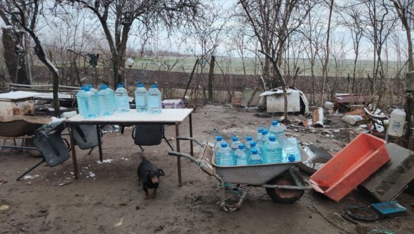 Нa 6 КИЛОМЕТАРА ОД КУЛЕ, 42 ГОДИНЕ ЖИВЕ БЕЗ СТРУЈЕ: Рожа и Јулин Планчак исграјни - Да не пресахне и живот на салашу Нa 6 КИЛОМЕТАРА ОД КУЛЕ, 42 ГОДИНЕ ЖИВЕ БЕЗ СТРУЈЕ: Рожа и Јулин Планчак исграјни - Да не пресахне и живот на салашу