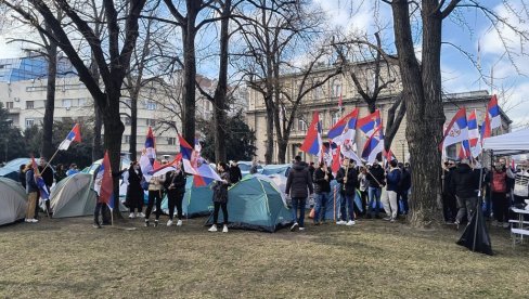 VUČIĆ O ZAHTEVIMA STUDENATA KOJI ŽELE DA STUDIRAJU: Analizirao sam ih sinoć, potrebno mi je još vremena - razgovaraćemo sledeće nedelje VUČIĆ O ZAHTEVIMA STUDENATA KOJI ŽELE DA STUDIRAJU: Analizirao sam ih sinoć, potrebno mi je još vremena - razgovaraćemo sledeće nedelje