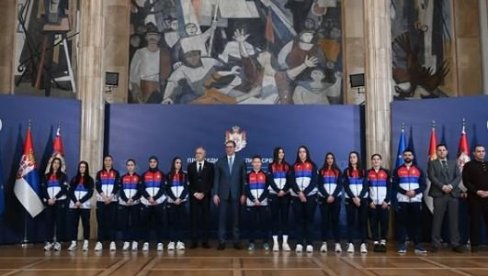 OČEKUJEMO OD VAS VITEŠKU BORU I MEDALJE: Vučić ugostio sportiste uoči Svetskog prvenstva u boksu za žene (VIDEO) OČEKUJEMO OD VAS VITEŠKU BORU I MEDALJE: Vučić ugostio sportiste uoči Svetskog prvenstva u boksu za žene (VIDEO)
