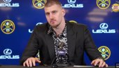 LAGAĆU UNUKE, DEFINITIVNO: Nikola Jokić u svom stilu nakon što je igrom obesmislio NBA ligu (VIDEO)