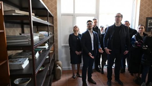 VUČIĆ POSETIO SPOMEN-KUĆU SLIKARA MARTINA JONAŠA: Srećan sam što sam imao prilike da vidim njegovo stvaralaštvo VUČIĆ POSETIO SPOMEN-KUĆU SLIKARA MARTINA JONAŠA: Srećan sam što sam imao prilike da vidim njegovo stvaralaštvo