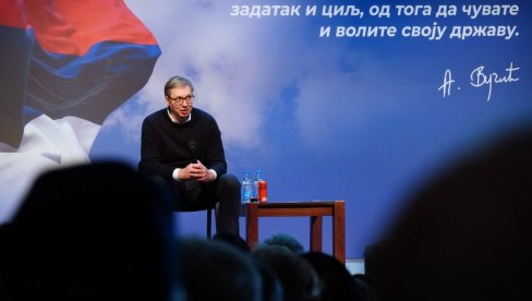 VUČIĆ SA GRAĐANIMA U KOVAČICI: Pogažena su sva prava studenata koji žele da uče VUČIĆ SA GRAĐANIMA U KOVAČICI: Pogažena su sva prava studenata koji žele da uče