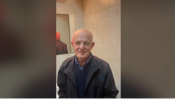 УЗАС У СМЕДЕРЕВУ: Блокадери напали декицу који је кренуо на скуп где је говорио Вучић (ВИДЕО) УЗАС У СМЕДЕРЕВУ: Блокадери напали декицу који је кренуо на скуп где је говорио Вучић (ВИДЕО)