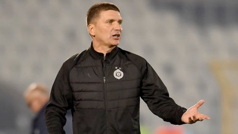 BLAGOJEVIĆ PRED ČUKARIČKI: Posle serije dobrih rezultata, postoji opasnost da se vrlo lako sruši ono što ste gradil BLAGOJEVIĆ PRED ČUKARIČKI: Posle serije dobrih rezultata, postoji opasnost da se vrlo lako sruši ono što ste gradil