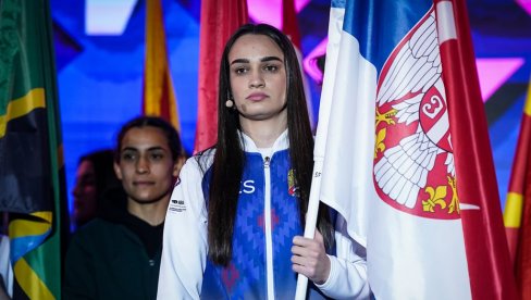 ZA KOGA? ZA SRBIJU! Spektakularno otvoreno Svetsko prvenstvo za bokserke u Nišu (FOTO) ZA KOGA? ZA SRBIJU! Spektakularno otvoreno Svetsko prvenstvo za bokserke u Nišu (FOTO)