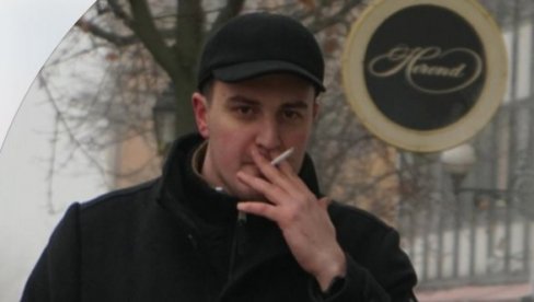 ĐILASOVI PLAĆENICI I DALJE DIVLJAJU: Veljko Marković provocirao studente - policija ga privela, imao alkohol u krvi ĐILASOVI PLAĆENICI I DALJE DIVLJAJU: Veljko Marković provocirao studente - policija ga privela, imao alkohol u krvi