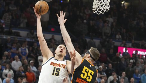 SRBIN JE SILA! Kakav NBA derbi Denver - Oklahoma, kakav megdan MVP rivala Nikola Jokić - Šej! (FOTO/VIDEO) SRBIN JE SILA! Kakav NBA derbi Denver - Oklahoma, kakav megdan MVP rivala Nikola Jokić - Šej! (FOTO/VIDEO)