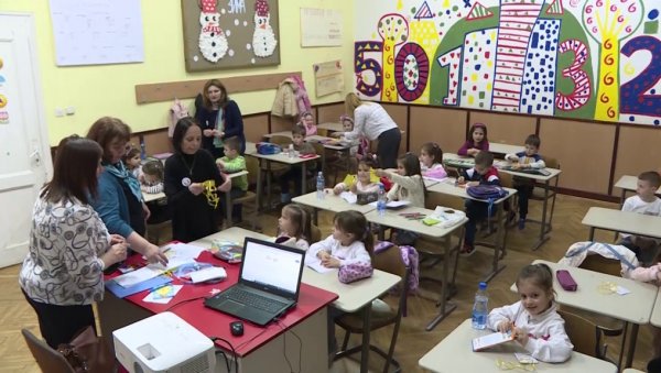 РАДИОНИЦЕ ЗА БУДУЋЕ ПРВАКЕ: У ОШ 17. октобар у Јагодини РАДИОНИЦЕ ЗА БУДУЋЕ ПРВАКЕ: У ОШ 17. октобар у Јагодини