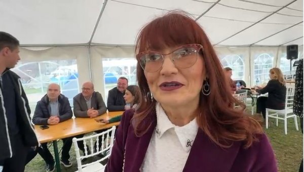 СВАКИ ДАН ЈЕ ЈАКО ВАЖАН Професорка Илић Стојановић подржала студенте који желе да уче - Морамо успешно завршити школску годину (ВИДЕО) СВАКИ ДАН ЈЕ ЈАКО ВАЖАН Професорка Илић Стојановић подржала студенте који желе да уче - Морамо успешно завршити школску годину (ВИДЕО)