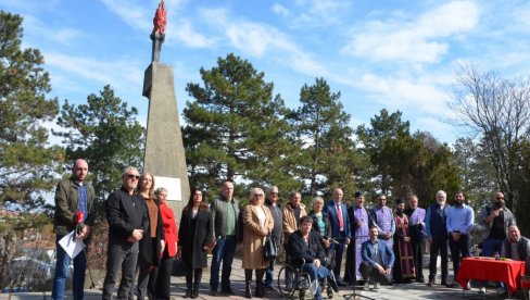 POMEN JEDNOM OD NAJUMNIJIH SRBA: U Jagodini parastosom obeležen vek i po od smrti Svetozara Markovića POMEN JEDNOM OD NAJUMNIJIH SRBA: U Jagodini parastosom obeležen vek i po od smrti Svetozara Markovića