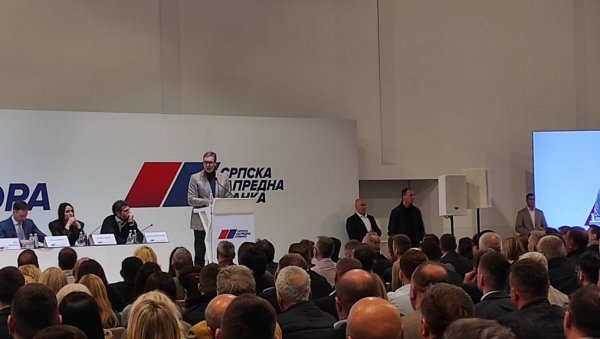 ОСТАЛО ЈЕ 5 ДАНА ДО ПОКУШАЈА ОБОЈЕНЕ РЕВОЛУЦИЈЕ Вучић: Док сам жив не дам прелазну владу! Не дам преварантима државу ОСТАЛО ЈЕ 5 ДАНА ДО ПОКУШАЈА ОБОЈЕНЕ РЕВОЛУЦИЈЕ Вучић: Док сам жив не дам прелазну владу! Не дам преварантима државу