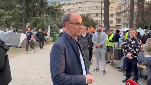 ДРАГО МИ ЈЕ ДА ВАС ВИДИМ ОВДЕ Ендокринолог Ђуро Мацут подржао студенте који желе да уче (ВИДЕО) ДРАГО МИ ЈЕ ДА ВАС ВИДИМ ОВДЕ Ендокринолог Ђуро Мацут подржао студенте који желе да уче (ВИДЕО)