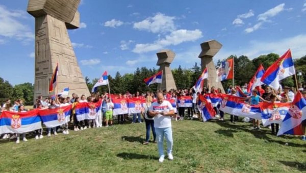 ОСНОВАЦ САСТАВОМ ПОКРЕНУО ИНИЦИЈАТИВУ: Акција у Нишу - Да Ледена стена добије кошаркашко игралиште ОСНОВАЦ САСТАВОМ ПОКРЕНУО ИНИЦИЈАТИВУ: Акција у Нишу - Да Ледена стена добије кошаркашко игралиште