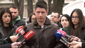 NAPADNUT STUDENT MILOŠ PAVLOVIĆ: Muškarac uleteo u Pionirski park, udario ga i isprskao ga biber sprejem NAPADNUT STUDENT MILOŠ PAVLOVIĆ: Muškarac uleteo u Pionirski park, udario ga i isprskao ga biber sprejem