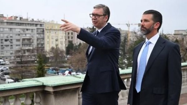 ЗАЈЕДНО ГРАДИМО СНАЖНИЈЕ ВЕЗЕ И СВЕТЛИЈУ БУДУЋНОСТ! Вучић са Трамповим сином - Показао сам поглед на наш прелепи Београд (ФОТО) ЗАЈЕДНО ГРАДИМО СНАЖНИЈЕ ВЕЗЕ И СВЕТЛИЈУ БУДУЋНОСТ! Вучић са Трамповим сином - Показао сам поглед на наш прелепи Београд (ФОТО)