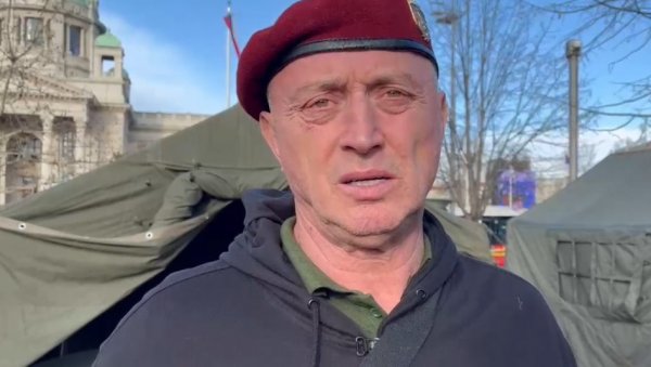 МИ СМО ОВДЕ ДА ИМ ДАМО ПОТПУНУ ПОДРШКУ Ратни ветерани ЈСО уз студенте који желе да уче (ВИДЕО) МИ СМО ОВДЕ ДА ИМ ДАМО ПОТПУНУ ПОДРШКУ Ратни ветерани ЈСО уз студенте који желе да уче (ВИДЕО)