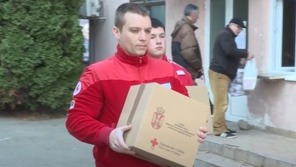 СТИГЛО 260 ПАКЕТА: Акција помоћи Црвеног крста Јагодине најугроженијим мештанима СТИГЛО 260 ПАКЕТА: Акција помоћи Црвеног крста Јагодине најугроженијим мештанима