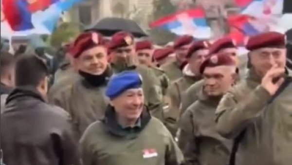 ПОСЕТА СТУДЕНТИМА 2.0 Хероји са Кошара подржали студенте који желе да уче (ВИДЕО) ПОСЕТА СТУДЕНТИМА 2.0 Хероји са Кошара подржали студенте који желе да уче (ВИДЕО)