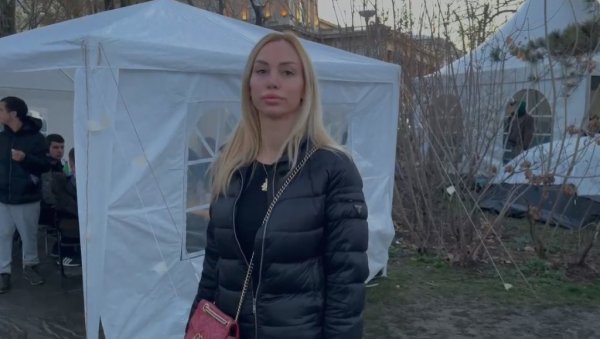СВАКИ ДАН ЋУ ИМ ДОНОСИТИ ХРАНУ И ПИЋЕ, НЕЋУ ДА ОДУСТАЈЕМ Нина Шобота подржала студенте који желе да уче (ВИДЕО) СВАКИ ДАН ЋУ ИМ ДОНОСИТИ ХРАНУ И ПИЋЕ, НЕЋУ ДА ОДУСТАЈЕМ Нина Шобота подржала студенте који желе да уче (ВИДЕО)