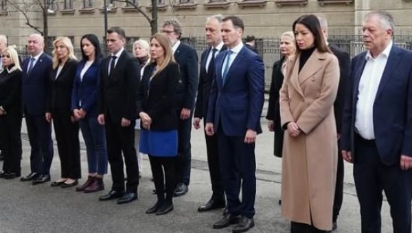 НЕ ЗАБОРАВЉАМО ХРАБРОСТ, ЕНЕРГИЈУ, ЖРТВУ Мали: Већ 22 године памтимо крвави 12. март када је убијен премијер Зоран Ђинђић НЕ ЗАБОРАВЉАМО ХРАБРОСТ, ЕНЕРГИЈУ, ЖРТВУ Мали: Већ 22 године памтимо крвави 12. март када је убијен премијер Зоран Ђинђић