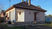 ТИНА ПРОДАЈЕ КУЋУ ЗА МАЛЕ ПАРЕ: Потпуно је опремљена, али има једну ману (ФОТО) ТИНА ПРОДАЈЕ КУЋУ ЗА МАЛЕ ПАРЕ: Потпуно је опремљена, али има једну ману (ФОТО)