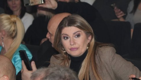PORODILA SE, A ONDA JE USLEDILA VELIKA IZDAJA: Oprostila sam im ono što su mi učinili, krenula sam dalje PORODILA SE, A ONDA JE USLEDILA VELIKA IZDAJA: Oprostila sam im ono što su mi učinili, krenula sam dalje