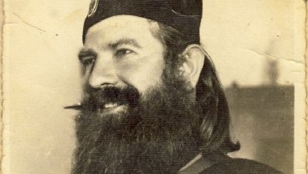 ТРИ РАЗЛИЧИТЕ ЛИЧНОСТИ НИКОЛЕ КАЛАБИЋА У РАТУ: У нашој јавности овај командант краљеве гарде остао је познат као двоструки издајник ТРИ РАЗЛИЧИТЕ ЛИЧНОСТИ НИКОЛЕ КАЛАБИЋА У РАТУ: У нашој јавности овај командант краљеве гарде остао је познат као двоструки издајник