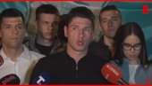 СТУДЕНТИ КОЈИ ЖЕЛЕ ДА УЧЕ НАКОН САСТАНКА СА ВУЧИЋЕМ: Донећемо одлуку у року од 24 сата (ФОТО/ВИДЕО) СТУДЕНТИ КОЈИ ЖЕЛЕ ДА УЧЕ НАКОН САСТАНКА СА ВУЧИЋЕМ: Донећемо одлуку у року од 24 сата (ФОТО/ВИДЕО)