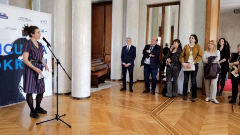 MOĆ SCENSKE UMETNOSTI: Festivalom igre počela kulturna sezona Francuska u pokretu MOĆ SCENSKE UMETNOSTI: Festivalom igre počela kulturna sezona Francuska u pokretu