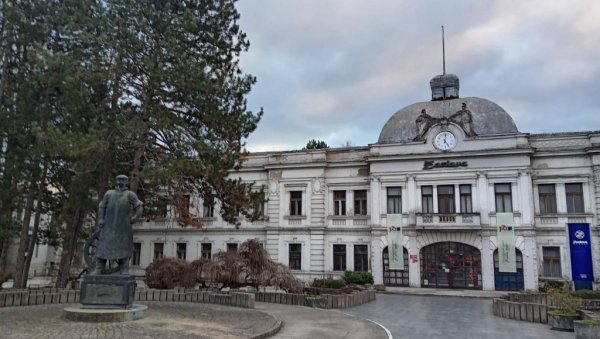ЈАВНИ КОНКУРС ДО 4. АПРИЛА: Још 15 милиона за развој крагујевачке привреде ЈАВНИ КОНКУРС ДО 4. АПРИЛА: Још 15 милиона за развој крагујевачке привреде