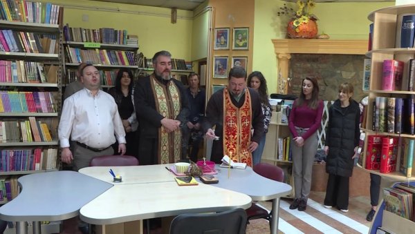 ОСВЕШТАНА ГРАДСКА БИБЛИОТЕКА У ЈАГОДИНИ: Путем Светог Саве ОСВЕШТАНА ГРАДСКА БИБЛИОТЕКА У ЈАГОДИНИ: Путем Светог Саве