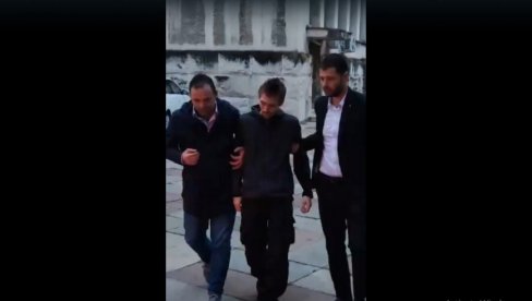 HAPŠENJE LAZARA DINIĆA: Osumnjičen za pokušaj državnog udara HAPŠENJE LAZARA DINIĆA: Osumnjičen za pokušaj državnog udara