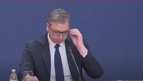 SVE JE DOBRO PRIPREMLJENO: Vučić o zapleni oružja i molotovljevih koktela ispred zgrade RTS-a SVE JE DOBRO PRIPREMLJENO: Vučić o zapleni oružja i molotovljevih koktela ispred zgrade RTS-a