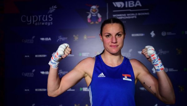 ОГЛАСИЛА СЕ СРПСКА ХЕРОИНА: Ово је порука Анђеле Бранковић након пласмана у финале Светског првенства ОГЛАСИЛА СЕ СРПСКА ХЕРОИНА: Ово је порука Анђеле Бранковић након пласмана у финале Светског првенства