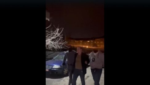 POLICIJA UHAPSILA MLADENA CVIJETIĆA Osumnjičen za planiranje državnog udara (VIDEO) POLICIJA UHAPSILA MLADENA CVIJETIĆA Osumnjičen za planiranje državnog udara (VIDEO)