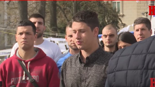 НИСТЕ НАС ОТЕРАЛИ БЕЗ ОБЗИРА НА НАСИЉЕ: Обратили се студенти који желе да уче (ВИДЕО) НИСТЕ НАС ОТЕРАЛИ БЕЗ ОБЗИРА НА НАСИЉЕ: Обратили се студенти који желе да уче (ВИДЕО)