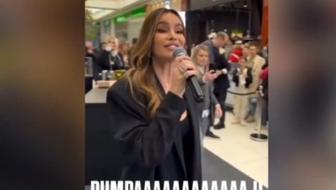 BLOKADERI, ZNATE LI KO VAS PODRŽAVA? Glumica za odrasle koja tvrdi da su Srbi genocidni! (VIDEO) BLOKADERI, ZNATE LI KO VAS PODRŽAVA? Glumica za odrasle koja tvrdi da su Srbi genocidni! (VIDEO)