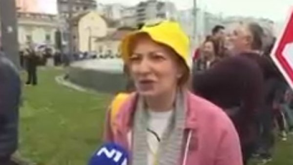 ПАЛО ПРИЗНАЊЕ: Породице демонстраната и водитеља Н1 гласају за Вучића! (ВИДЕО) ПАЛО ПРИЗНАЊЕ: Породице демонстраната и водитеља Н1 гласају за Вучића! (ВИДЕО)