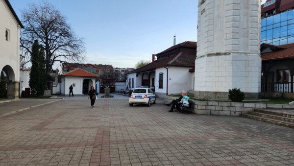 НОВОСТИ САЗНАЈУ: Полиција у Саборном храму у Врању НОВОСТИ САЗНАЈУ: Полиција у Саборном храму у Врању