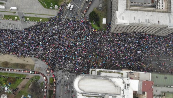 ПОЛИЦИЈА САОПШТИЛА: У пику на свим локацијама било 107.000 људи - број људи сада константно опада ПОЛИЦИЈА САОПШТИЛА: У пику на свим локацијама било 107.000 људи - број људи сада константно опада