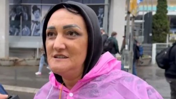 САМИ СЕ ДЕМАСКИРАЈУ: Дошли из Тузле на протест у Београду, траже да се ухапси Додик САМИ СЕ ДЕМАСКИРАЈУ: Дошли из Тузле на протест у Београду, траже да се ухапси Додик