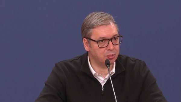 ПОСЕБНО ВЕЛИКИ БРОЈ ЉУДИ ЈЕ СТИГАО ИЗ УНУТРАШЊОСТИ ЗЕМЉЕ Вучић: Посебно сам поносан на полицију и безбедносне службе ПОСЕБНО ВЕЛИКИ БРОЈ ЉУДИ ЈЕ СТИГАО ИЗ УНУТРАШЊОСТИ ЗЕМЉЕ Вучић: Посебно сам поносан на полицију и безбедносне службе