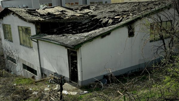 И ПЕВАЧ ПРОНАЂЕН МРТАВ У ДИСКОТЕЦИ У КОЧАНИМА: Погинуо цео ДНК бенд, породица потврдила вести И ПЕВАЧ ПРОНАЂЕН МРТАВ У ДИСКОТЕЦИ У КОЧАНИМА: Погинуо цео ДНК бенд, породица потврдила вести