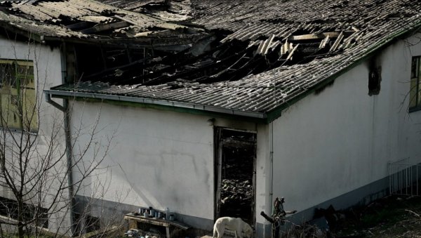УХАПШЕНО 20 ЉУДИ, МЕЂУ ЊИМА ДРЖАВНИ ФУНКЦИОНЕРИ: Министар открио детаље пожара у дискотеци у Кочанима УХАПШЕНО 20 ЉУДИ, МЕЂУ ЊИМА ДРЖАВНИ ФУНКЦИОНЕРИ: Министар открио детаље пожара у дискотеци у Кочанима