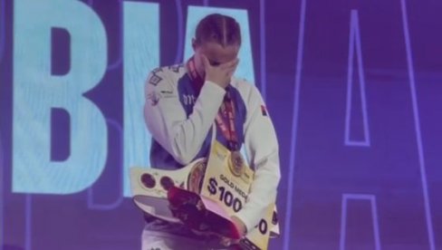 SUZE KOJE SU OBIŠLE SVET: Anđela Branković i himna Bože pravde posle istorijskog svetskog zlata u boksu (VIDEO) SUZE KOJE SU OBIŠLE SVET: Anđela Branković i himna Bože pravde posle istorijskog svetskog zlata u boksu (VIDEO)