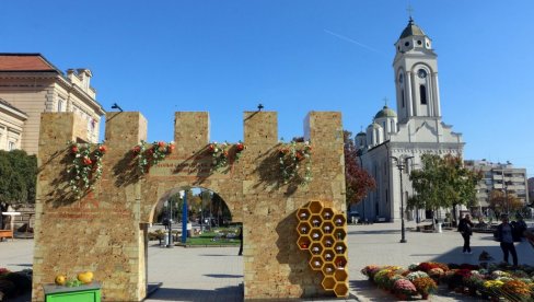 LJUBAVNI MAG  OBEĆALA ČOVEKU DA ĆE MU VRATITI VERENICU, PA GA OJADILA: Tužilaštvo u Smederevu  traži zatvrosku kaznu za prevarantknjiu