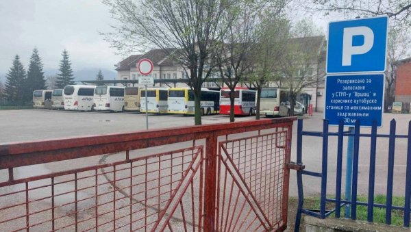 ДВА И ПО МЕСЕЦА ЧЕКАЈУ ПРЕВОЗ: Вршчани и даље немају аутобуску везу са Београдом и Новим Садом ДВА И ПО МЕСЕЦА ЧЕКАЈУ ПРЕВОЗ: Вршчани и даље немају аутобуску везу са Београдом и Новим Садом
