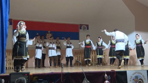 NASTAVLJENI “SUSRETI KUD-OVA”: Snage odmerili meštani Rakitova i Glogovca NASTAVLJENI “SUSRETI KUD-OVA”: Snage odmerili meštani Rakitova i Glogovca