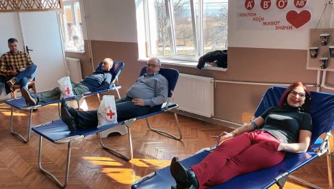 NA USLUZI NAJUGROŽENIJIMA: Aktivnosti Crvenog krsta u Vrnjačkoj Banji do kraja godine NA USLUZI NAJUGROŽENIJIMA: Aktivnosti Crvenog krsta u Vrnjačkoj Banji do kraja godine